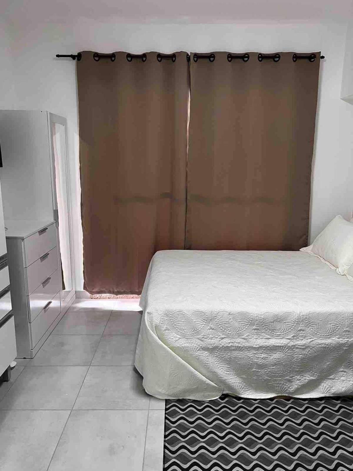 V201 - Lugar Especial: Perto De Tudo! Metro Apartamento