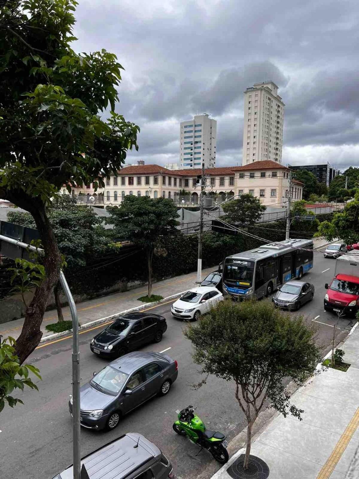 V201 - Lugar Especial: Perto De Tudo! Metro * São Paulo
